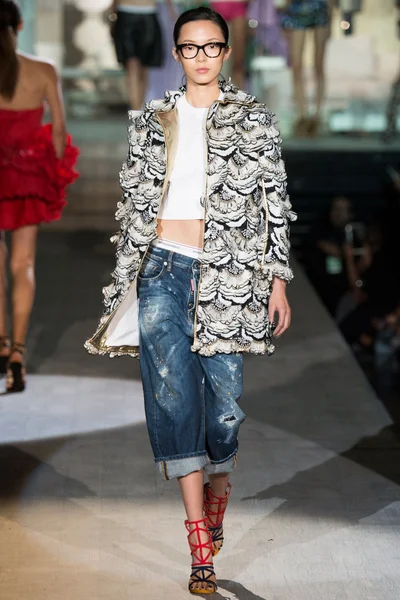 Look 28